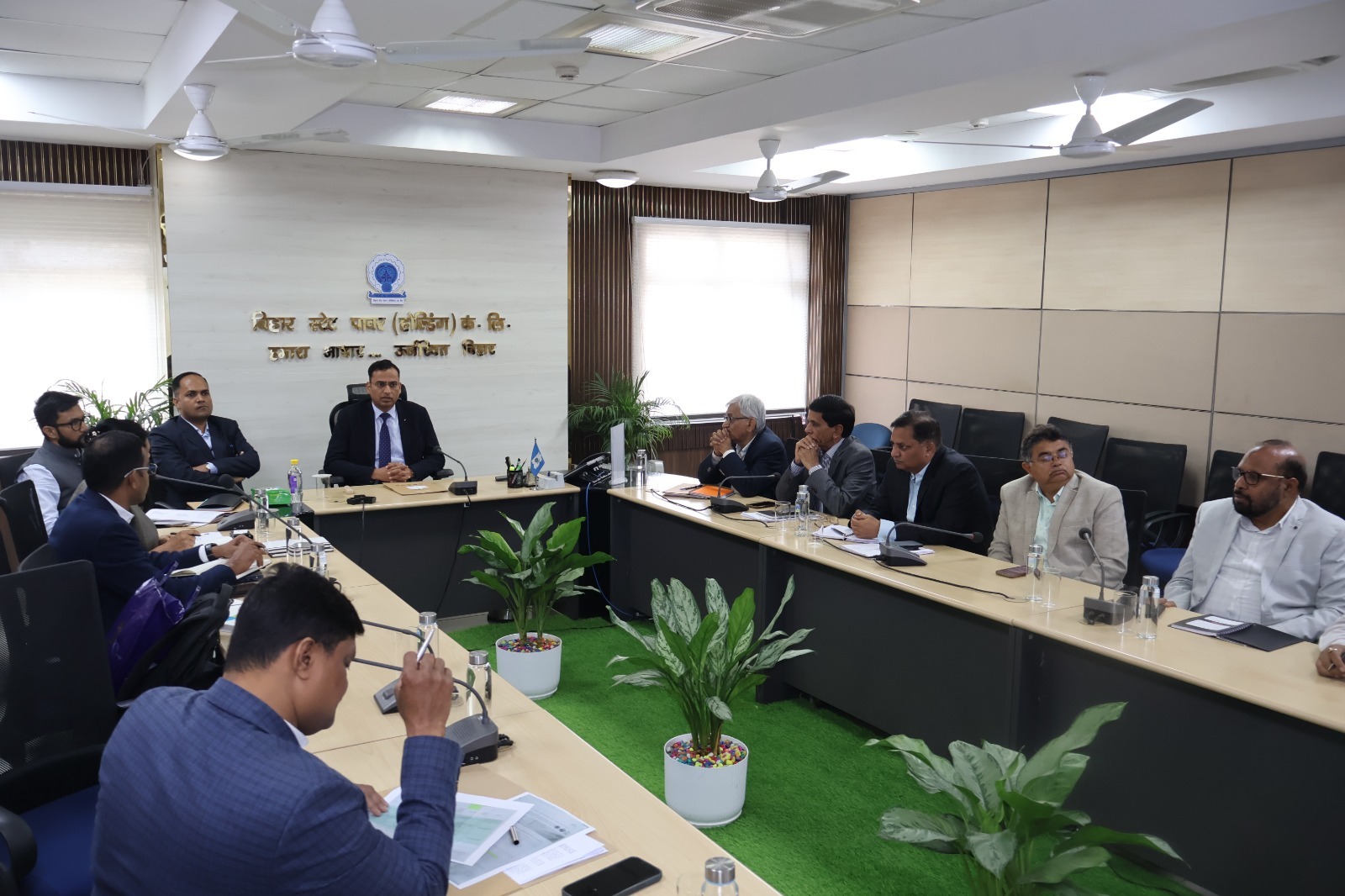 बिहार में बिजली व्यवस्था होगी और स्मार्ट: ADB करेगा निवेश! ऊर्जा सचिव से मिले एशियन डेवलपमेंट बैंक के डायरेक्टर; ग्रीन एनर्जी पर फोकस