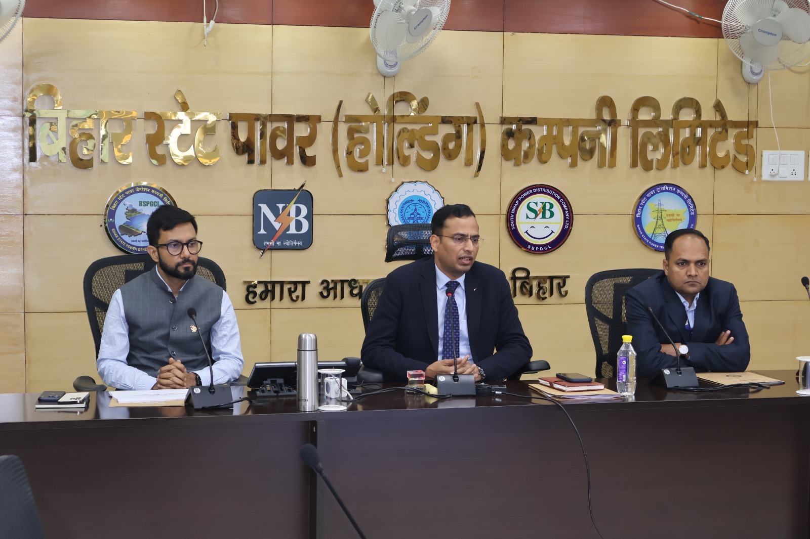 बिहार में बिजली विभाग आपके द्वार: अब कैंप लगाकर मिलेंगे खेती के कनेक्शन, गरीबों की छत पर लगेगा सोलर पैनल; सचिव का अल्टीमेटम- मार्च तक पूरा करें काम