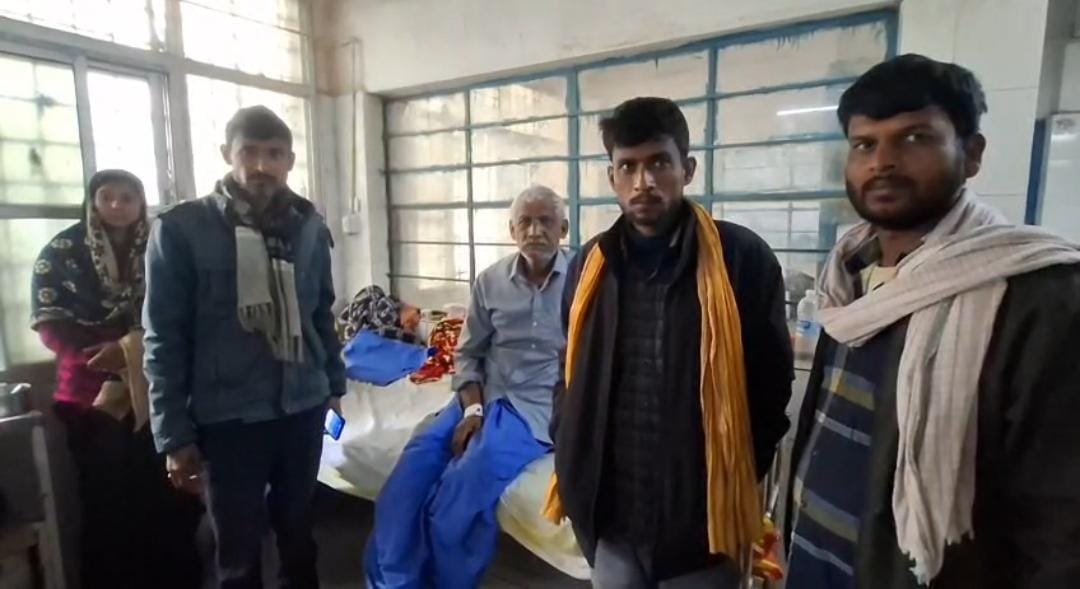 सुल्तानगंज में जमीन विवाद: अपनी जमीन पर रोड बनने से रोका तो 70 साल के बुजुर्ग को घेरकर पीटा; नाक की हड्डी टूटी, मायागंज रेफर