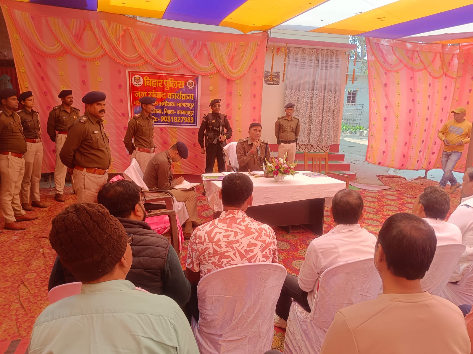 घोघा में SSP का ‘जन संवाद’: थाने में सुनीं आम लोगों की समस्याएं; अफसरों को निर्देश- फाइलों में न अटकाएं शिकायत, तुरंत करें समाधान