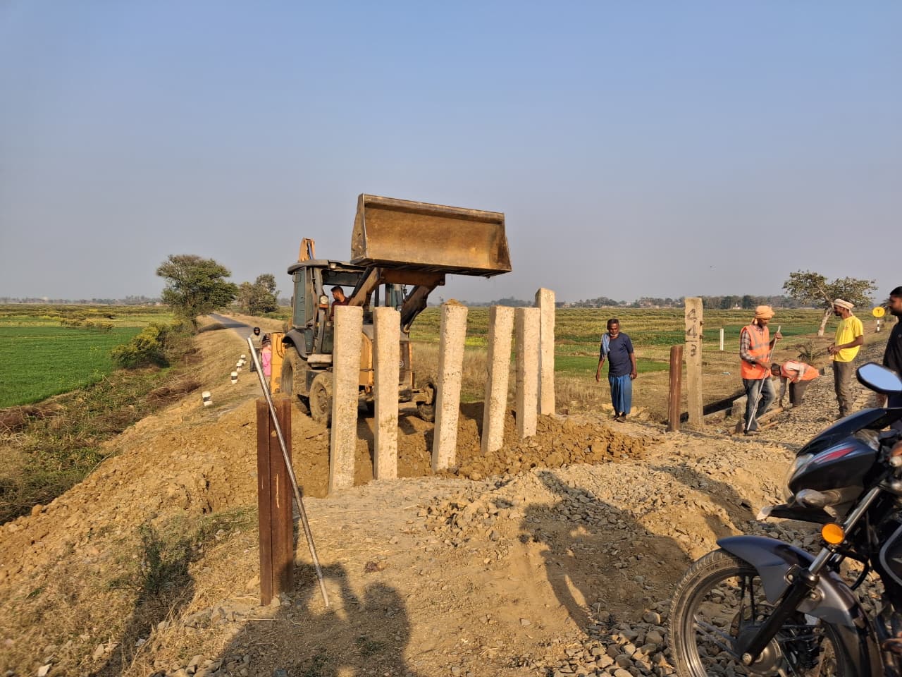 रेलवे का बड़ा एक्शन: भागलपुर-बांका रूट पर बंद किए अवैध रास्ते