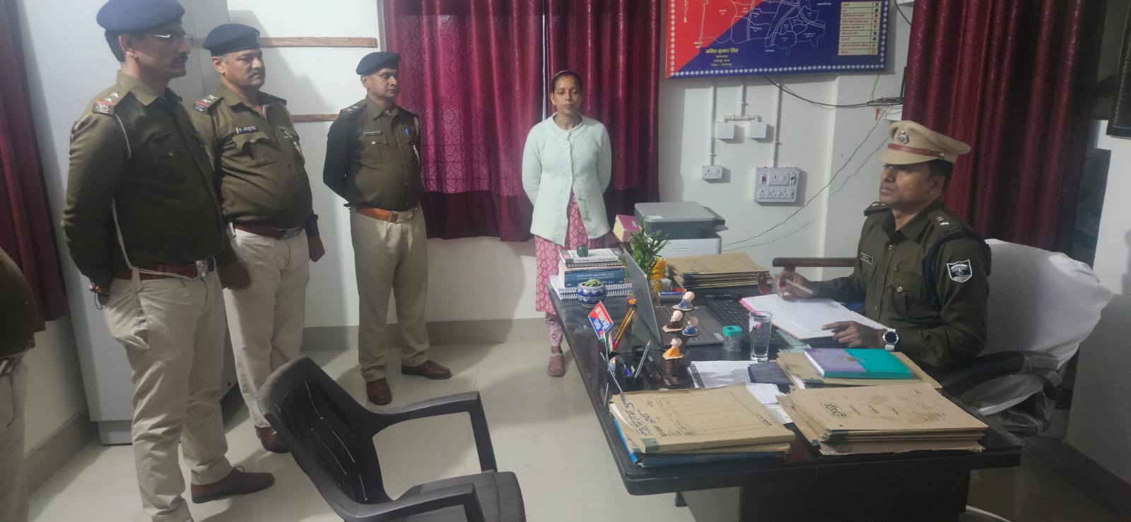 भागलपुर: SSP ने देर शाम किया सनोखर थाने का औचक निरीक्षण; पुलिसकर्मियों में हड़कंप, वारंट-कुर्की और नशे के खिलाफ सख्त कार्रवाई के निर्देश