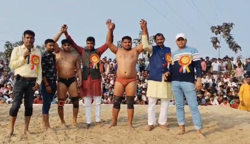 भागलपुर: सबौर के भिट्टी गांव में दंगल का रोमांच; ‘सुल्तान’ और ‘अनुज’ के दांव पर बजी तालियां, दूसरे राज्यों से भी पहुंचे पहलवान
