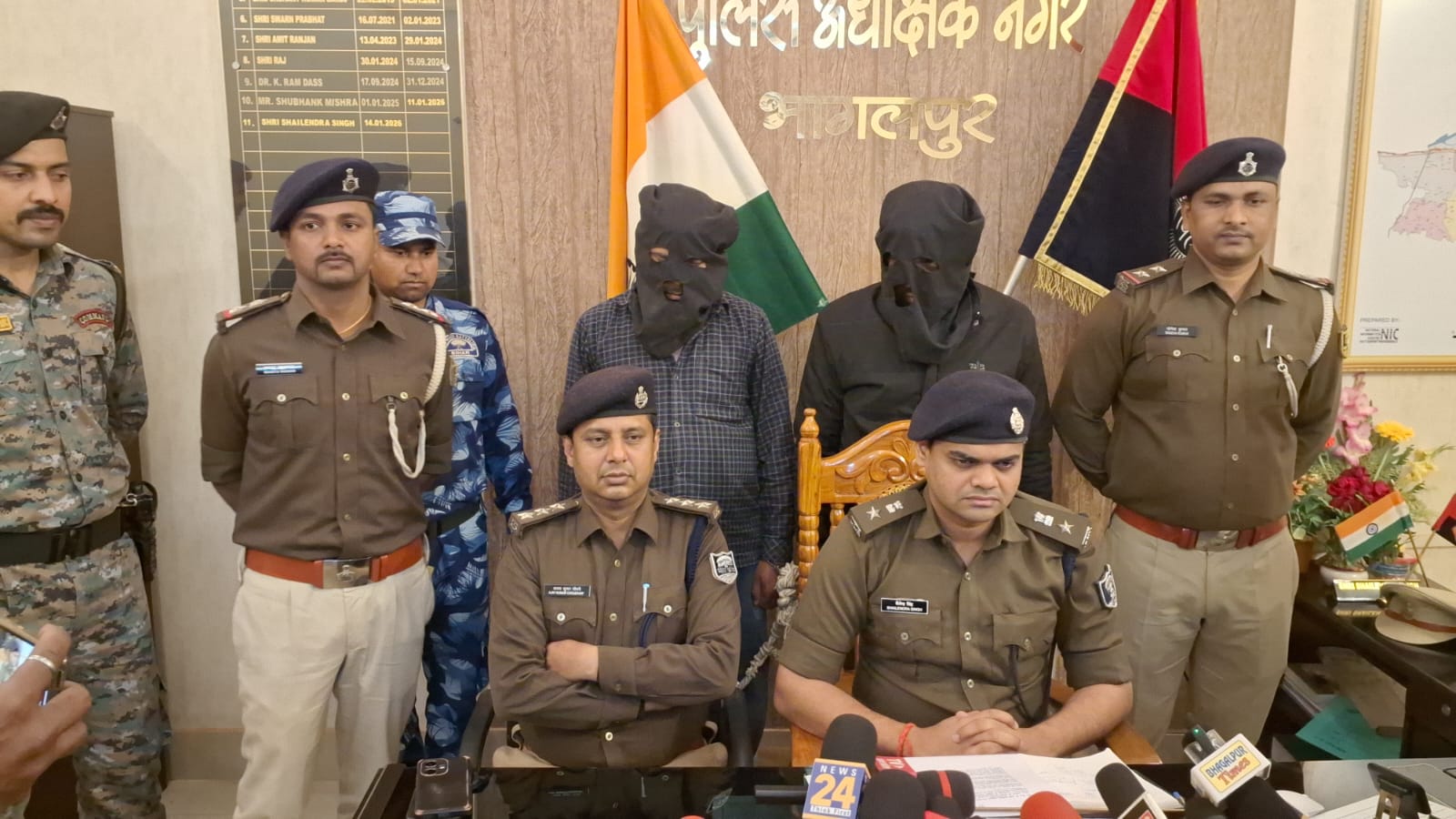 ATM कार्ड बदलकर उड़ाए थे 77 हजार, पूर्णिया से दबोचे गए दो शातिर ठग; पैसे से खरीदी वाशिंग मशीन और बाइक भी जब्त