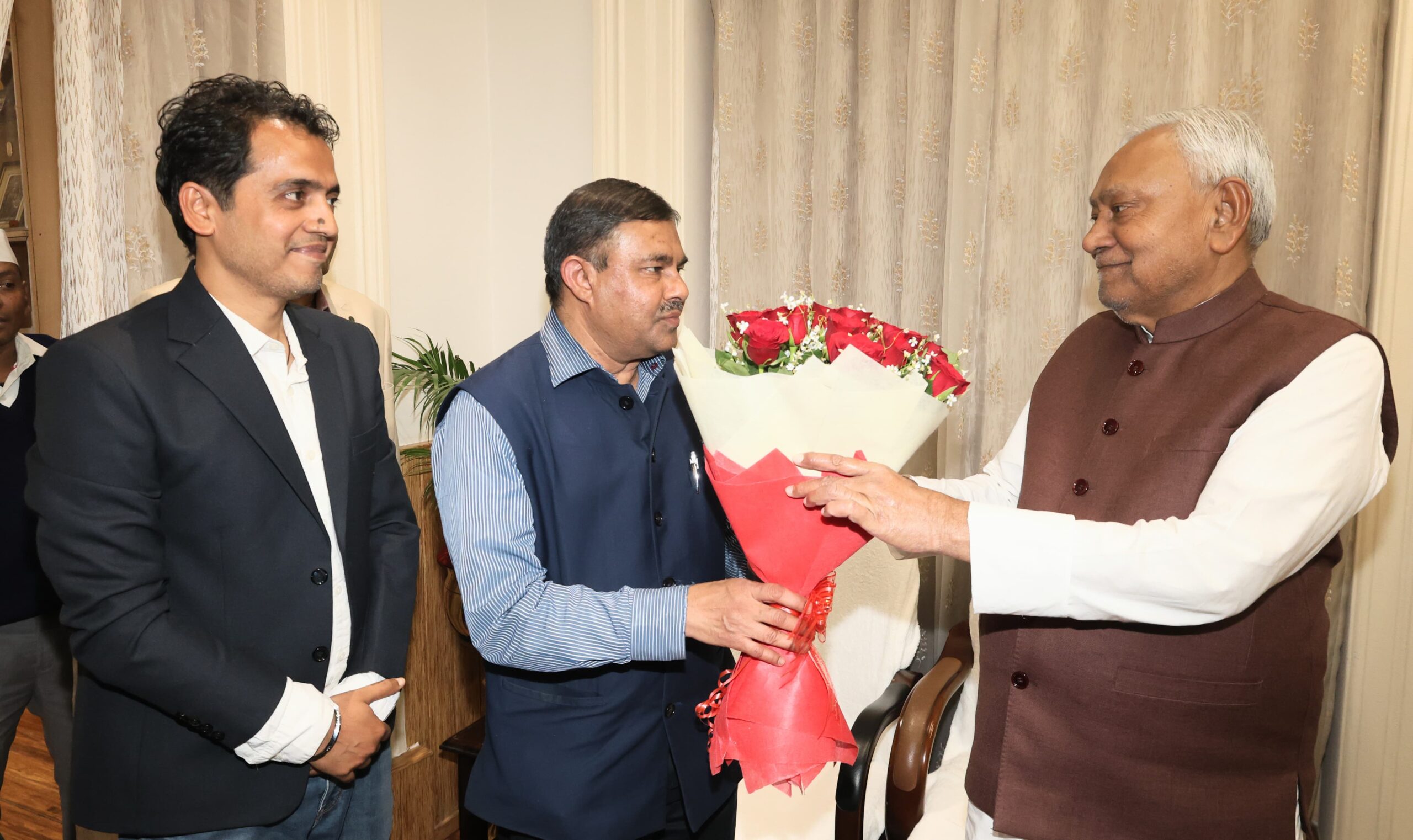ISRO के साथ कदम मिलाएगा बिहार? मुख्यमंत्री नीतीश कुमार से मिले अंतरिक्ष वैज्ञानिक निलेश देसाई