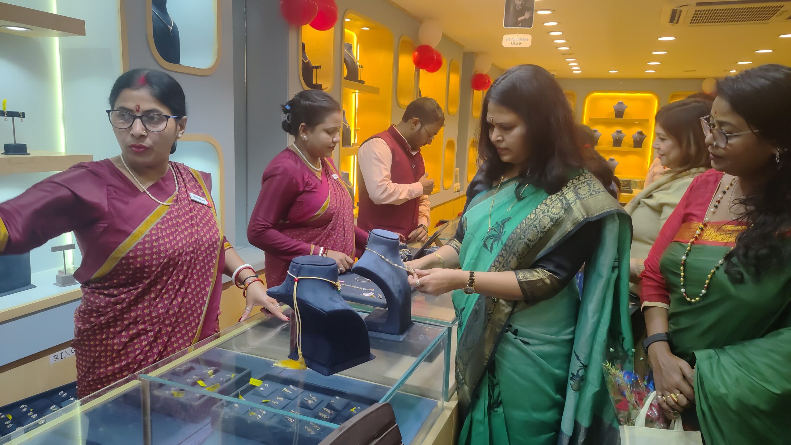 भागलपुर में हीरों की चमक: ‘सेंको गोल्ड’ की भव्य डायमंड प्रदर्शनी शुरू; मेयर और डिप्टी मेयर ने किया उद्घाटन, ग्राहकों के लिए विशेष ऑफ़र