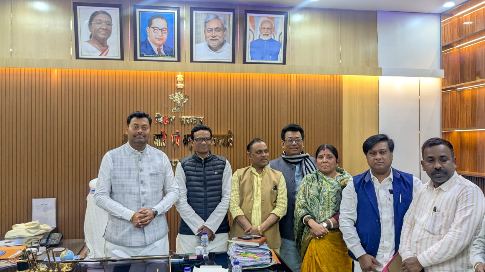 पटना से फरमान: अब AC कमरों में नहीं, दलित बस्तियों में लगेगी SC-ST आयोग की क्लास; मंत्री का दो टूक- 'प्राइवेट स्कूलों में बच्चों का एडमिशन हर हाल में कराएं'