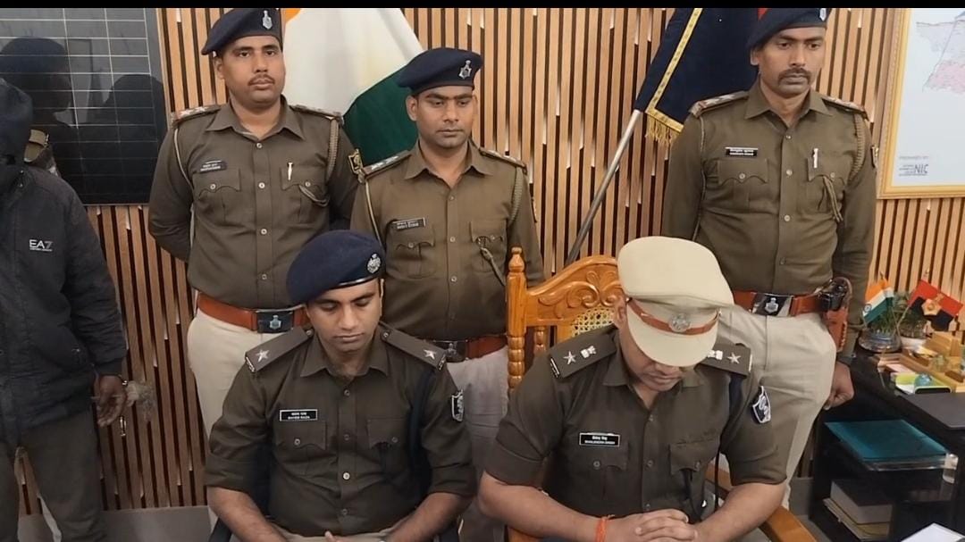 सुलतानगंज में ‘इम्तिहान’ देकर लौट रहे पिता पर फायरिंग: पुलिस ने दो शूटरों को हथियार समेत दबोचा; पुरानी रंजिश में रची गई थी हत्या की साजिश