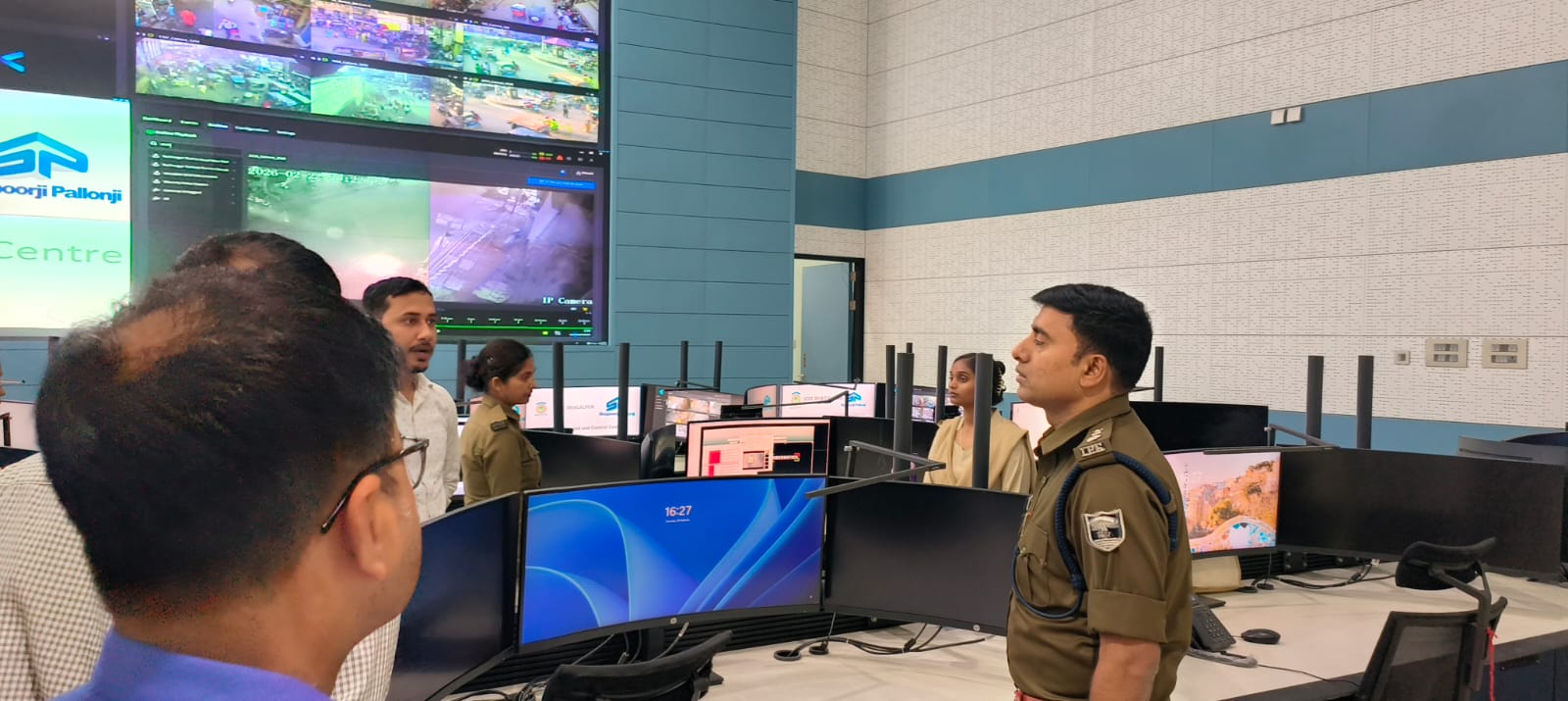 भागलपुर कमांड एंड कंट्रोल सेंटर का एसएसपी ने किया निरीक्षण; ट्रैफिक नियम तोड़ने वालों पर कार्रवाई के आदेश