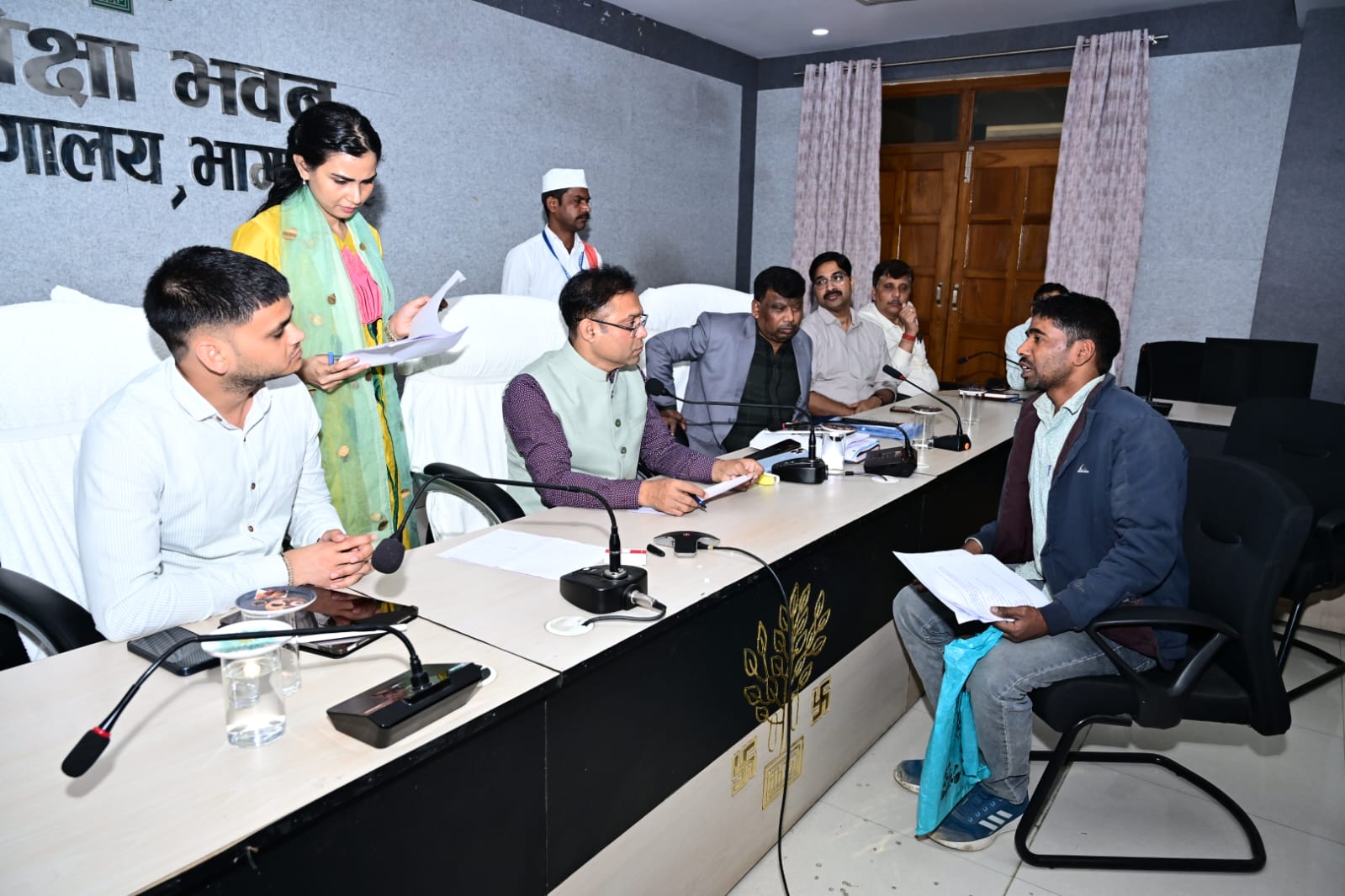 ‘सबका सम्मान-जीवन आसान’: भागलपुर डीएम ने सुनी 50 फरियादियों की गुहार; पेंशन और भूमि विवाद सुलझाने के दिए सख्त निर्देश