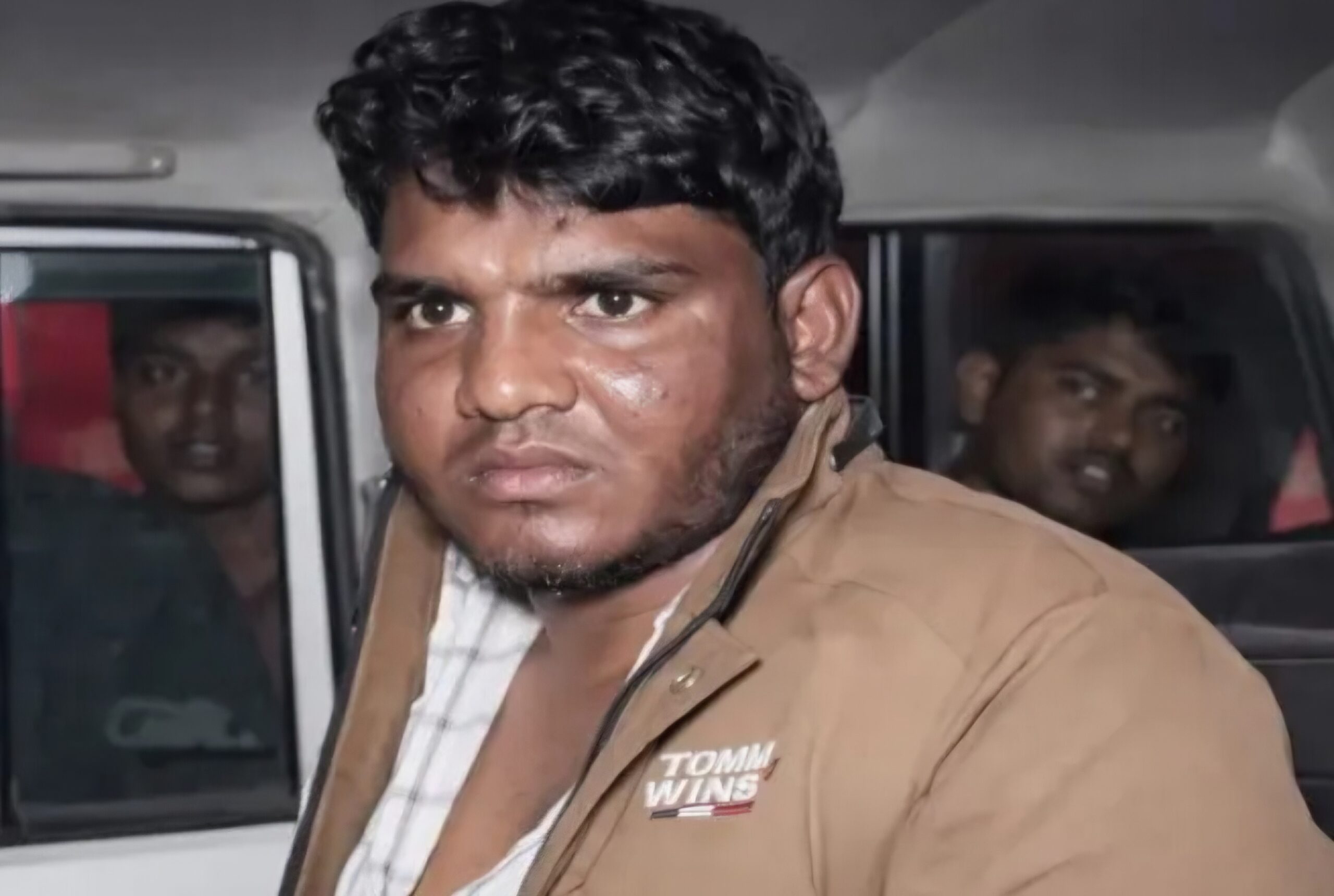 किशनगंज का ‘लुटेरा दूल्हा’: 10 शादियां रचाईं, दहेज लेकर पत्नियों को घर से भगाया; पोल खुली तो पुलिस के सामने करने लगा पागलपन का ड्रामा