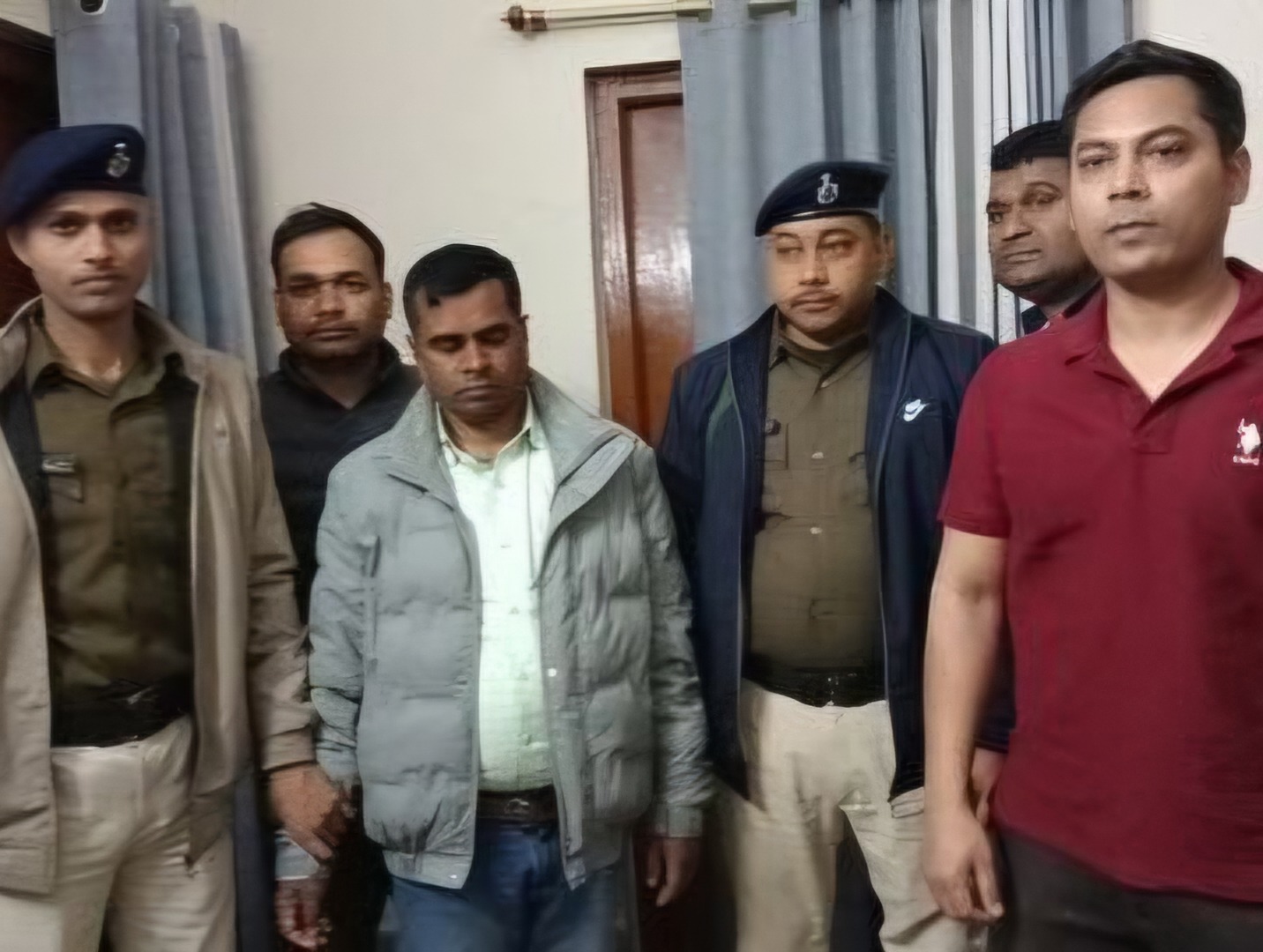 मधुबनी में ‘रिश्वतखोर’ इंजीनियर का खेल खत्म: 3 लाख के बिल पास करने के लिए मांग रहा था कमीशन, निगरानी ने 12 हजार लेते रंगे हाथ दबोचा