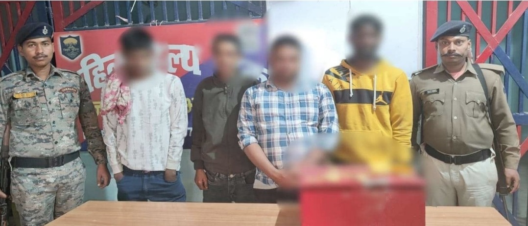 भागलपुर में माँ दुर्गा मंदिर चोरी कांड का खुलासा.. भागलपुर में 4 चोर गिरफ्तार, चांदी का मुकुट व दान पेटी बरामद