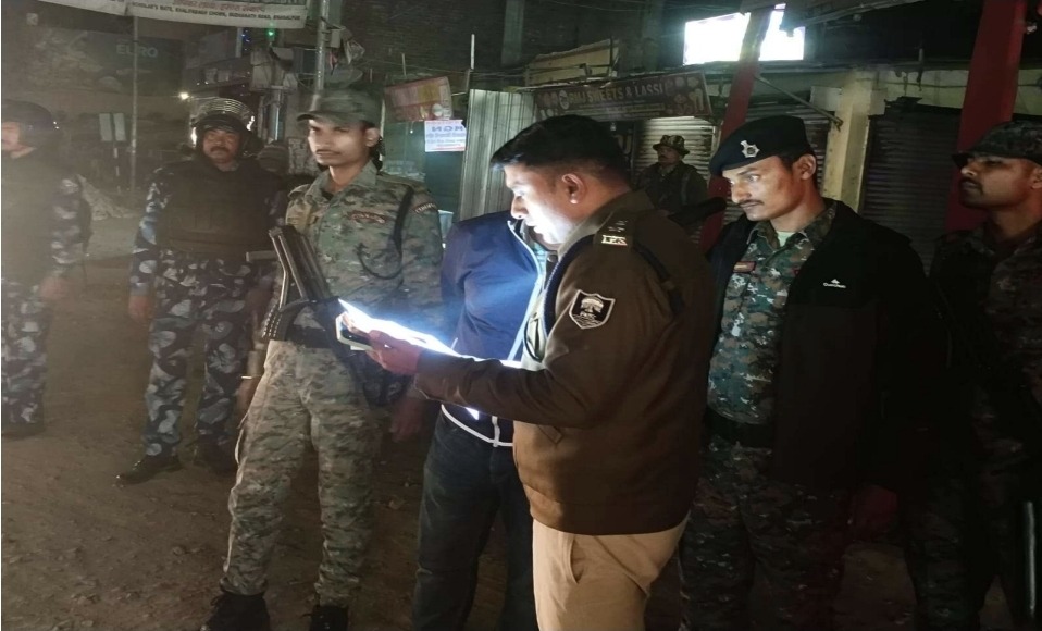 भागलपुर में अवैध खनन पर बड़ा एक्शन.. SSP के नेतृत्व में रातभर चला अभियान, 24 ओवरलोड और बिना चालान ट्रक जब्त