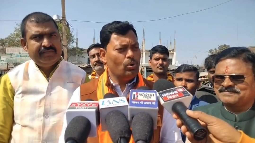 मोतिहारी पहुंचे मंत्री लखींद्र पासवान, बोले— बजट पर ज्ञान न दे विपक्ष, हर साल बढ़ रहा है राज्य का आकार