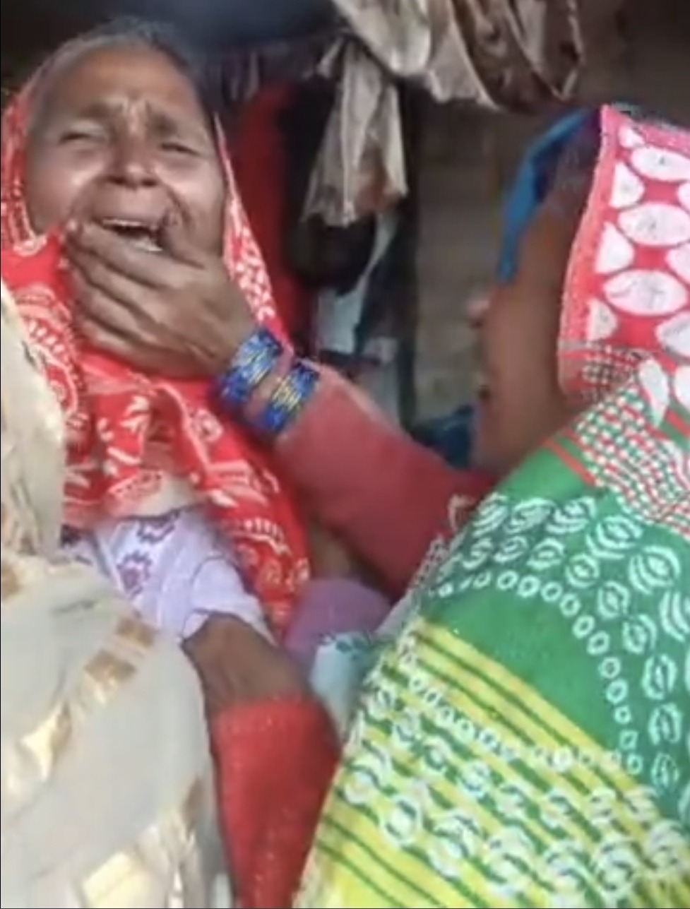 खराब मीट की शिकायत पर बुजुर्ग महिला की पीट-पीटकर हत्या, विरोध करने गए परिवार पर भी हमला