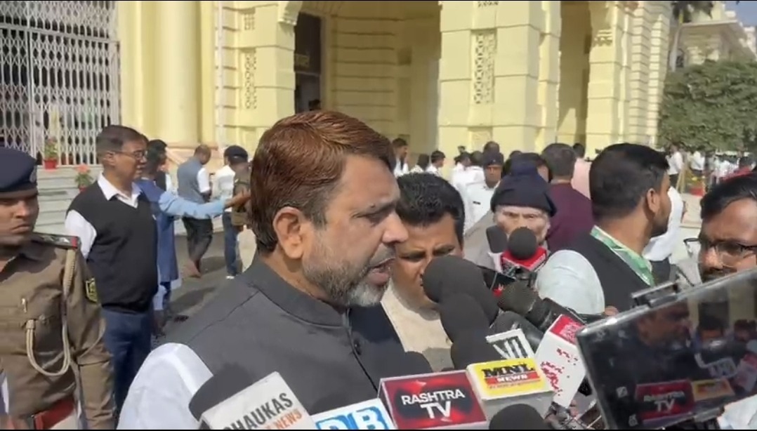 बजट सत्र के तीसरे दिन AIMIM का हंगामा, विधायक अख्तरुल ईमान ने सरकार पर साधा निशाना