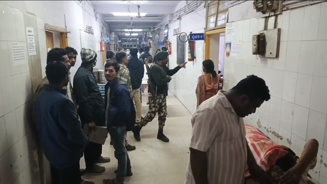 भागलपुर में खूनी खेल: बेटी को परीक्षा दिलाकर लौट रहे वार्ड सदस्य पति के सीने में मारी गोली; 15 दिन पहले ही जेल से छूटा था अपराधी