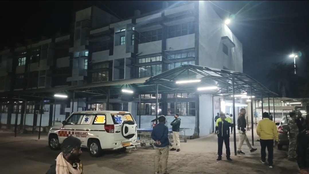 अमरपुर में खौफनाक हादसा: निर्माणाधीन नाले में गिरा युवक, पेट के आर-पार हुई लोहे की सरिया; हालत गंभीर