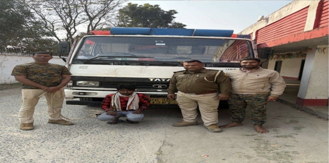 नवगछिया में शराब तस्करों की कमर टूटी: 50 लाख की विदेशी शराब जब्त; बंगाल का तस्कर ट्रक समेत गिरफ्तार