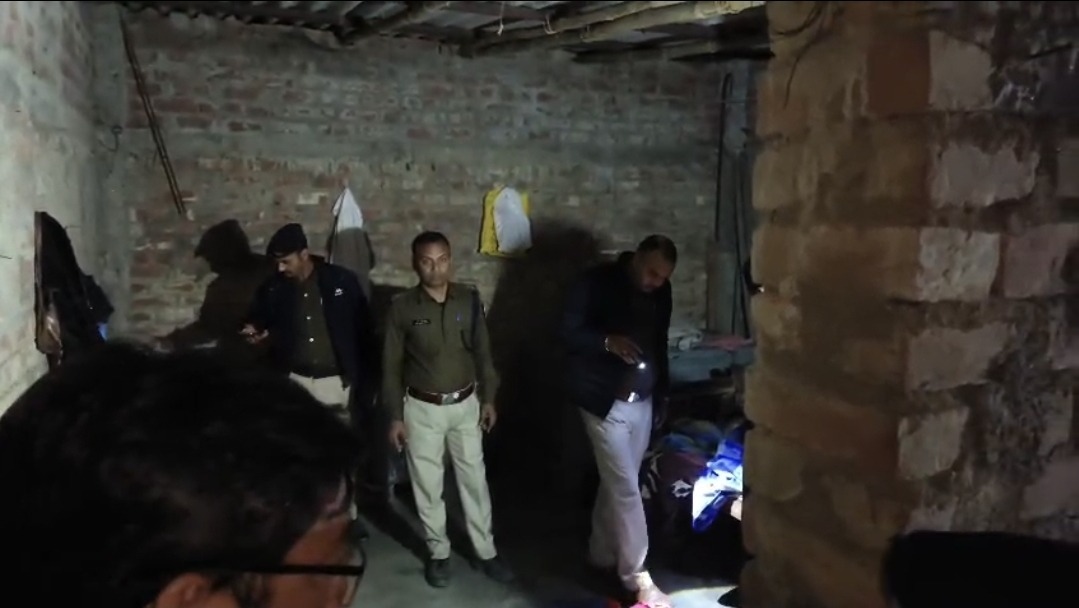 मनिहारी में पति ने की पत्नी की हत्या, फिर हुआ फरार; जमीन विवाद की चर्चा, FSL ने जुटाए सबूत