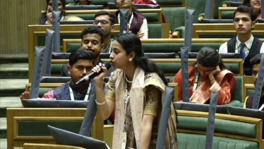 भागलपुर की स्नेहा का राष्ट्रीय मंच पर डंका: ‘एनवायरनमेंट यूथ पार्लियामेंट’ में अपनी आवाज से जीता दिल; नागपुर विधान भवन में हुआ सम्मान