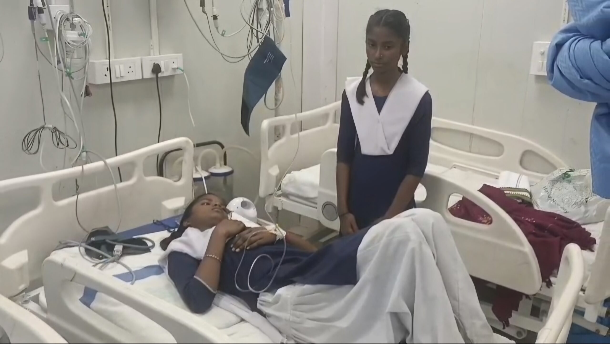 जहानाबाद में हड़कंप: प्रार्थना सभा के दौरान 4 छात्राएं अचानक हुई बेहोश; स्कूल में अफरा-तफरी, अस्पताल में भर्ती