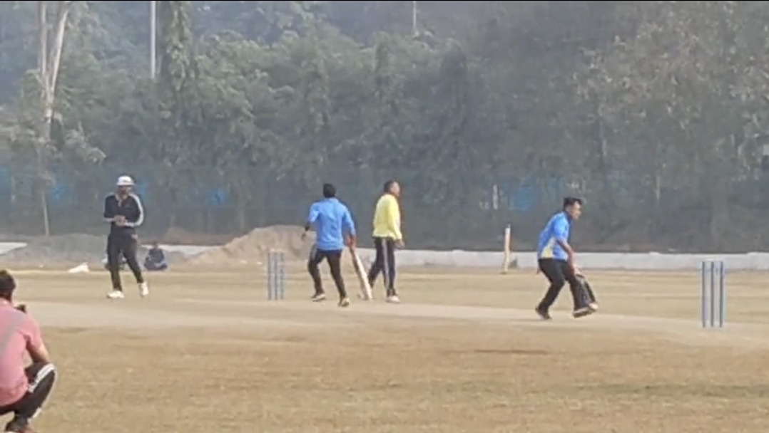 सैंडिस कंपाउंड में रोमांच: पुलिस सप्ताह पर ‘प्रशासन’ और ‘पत्रकार’ के बीच भिड़ंत; 17 रनों से जीती पत्रकार एकादश