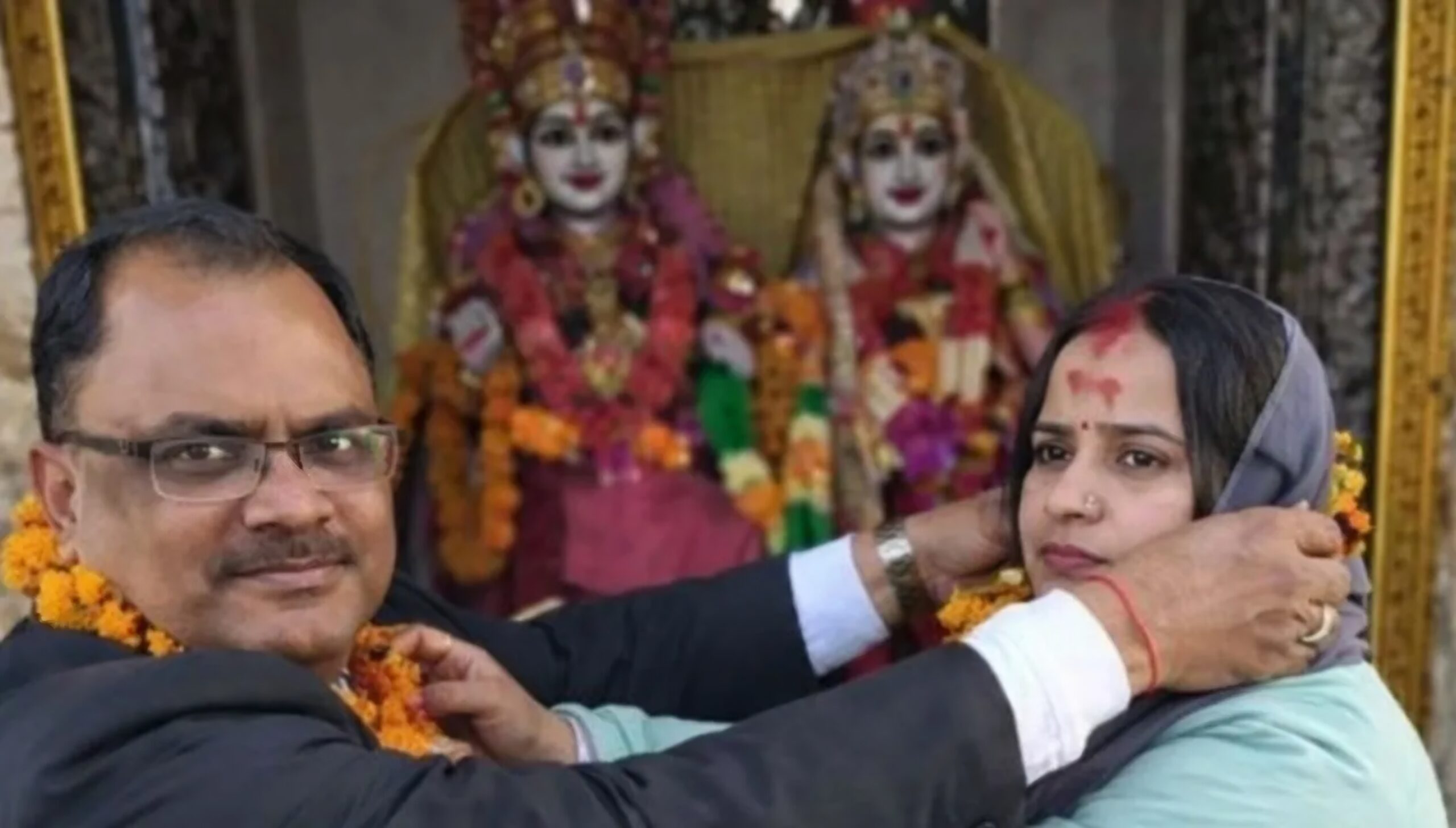 इश्क न उम्र देखे न सीमा! मुजफ्फरपुर में फिर याद आए ‘मटुकनाथ-जूली’; 60 के प्रिंसिपल ने 28 की टीचर संग नेपाल में की शादी