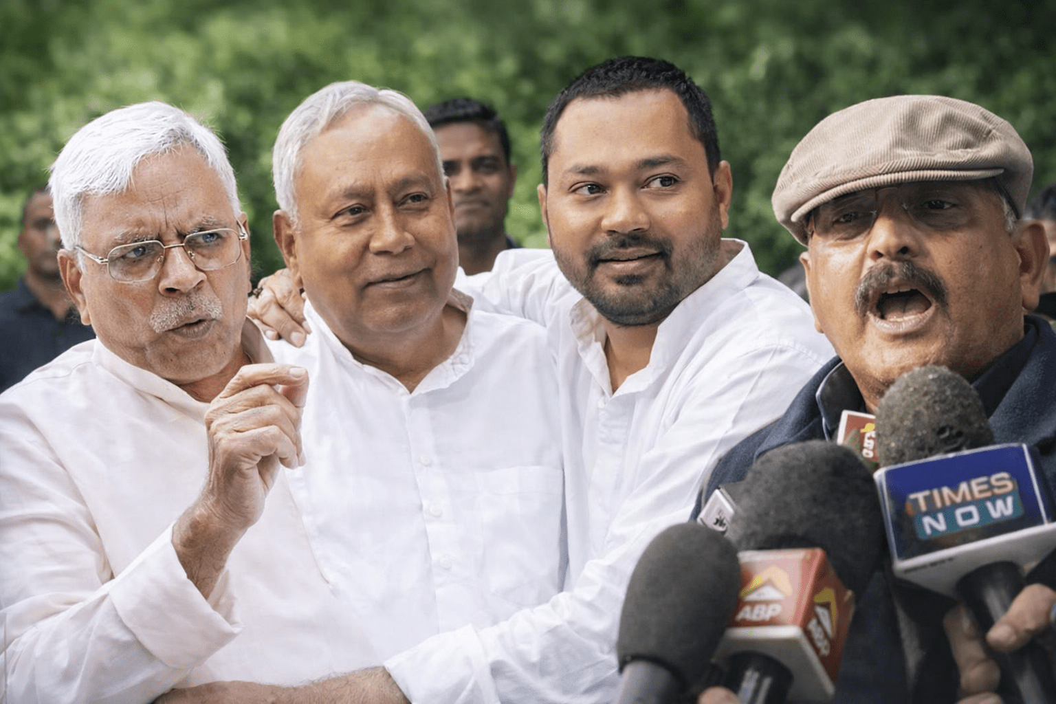 शिवानंद तिवारी का अमिताभ दास पर तीखा हमला: बोले- ‘मानसिक रूप से बीमार लगते हैं पूर्व IPS’; CM के बेटे निशांत को बताया बेहद सरल और विवादों से दूर