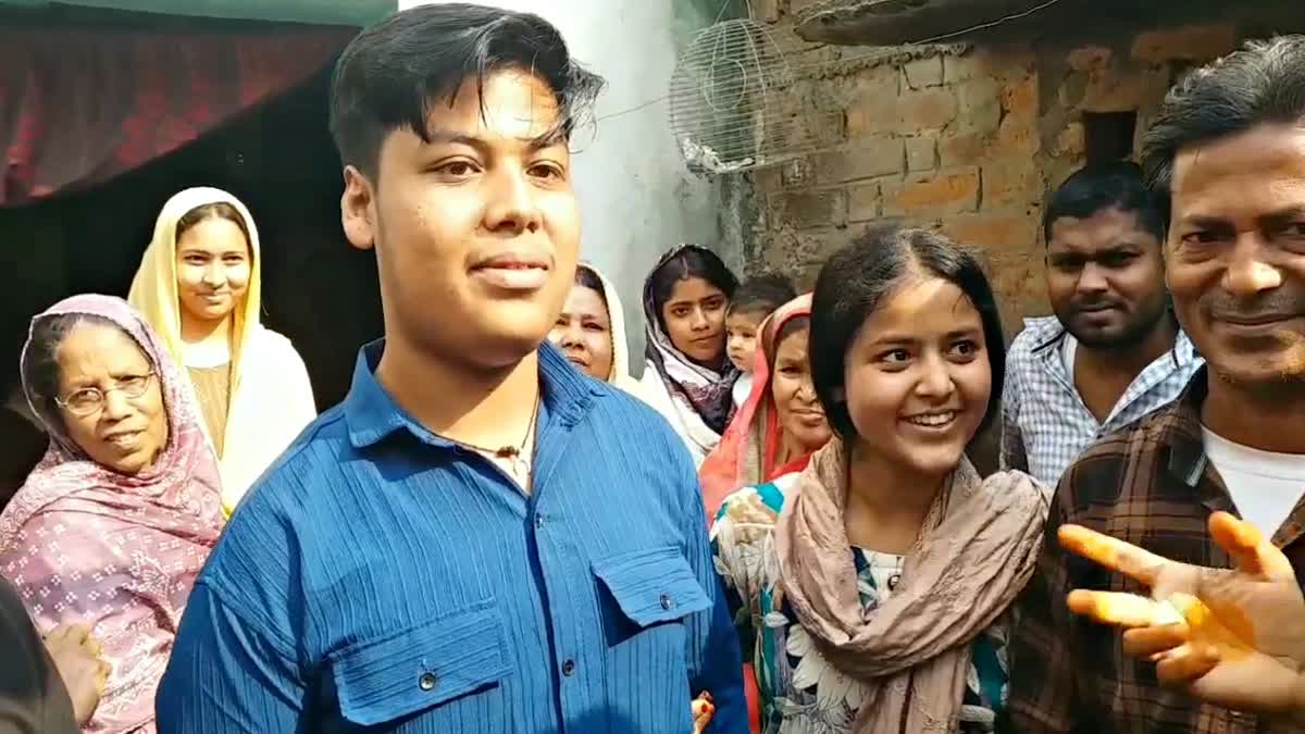 "फुटपाथ पर घड़ी बनाने वाले पिता के बेटे ने बिहार इंटर आर्ट्स में बनाई सेकंड टॉप की कहानी"