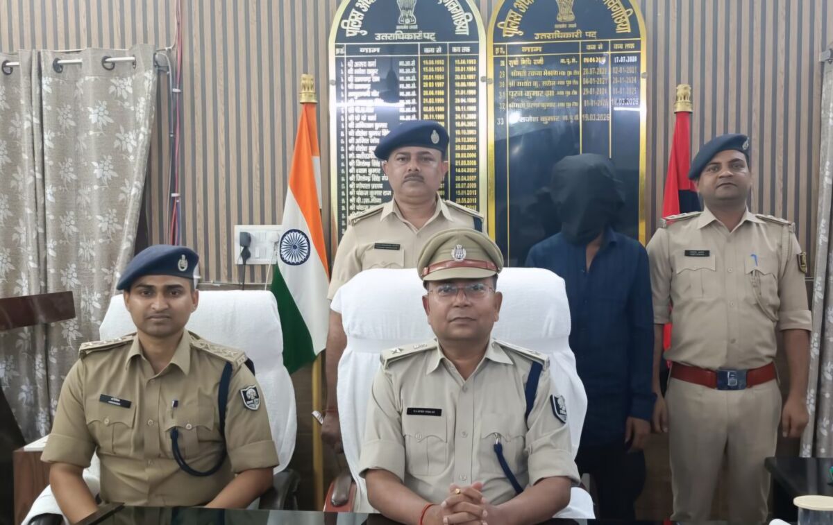 नवगछिया पुलिस का नशे के सौदागरों पर बड़ा प्रहार! भारी मात्रा में प्रतिबंधित कफ सिरप और विदेशी शराब बरामद; पटना का चालक गिरफ्तार, नेटवर्क खंगालने में जुटी पुलिस 1 नवगछिया पुलिस का नशे के सौदागरों पर बड़ा प्रहार! भारी मात्रा में प्रतिबंधित कफ सिरप और विदेशी शराब बरामद; पटना का चालक गिरफ्तार, नेटवर्क खंगालने में जुटी पुलिस