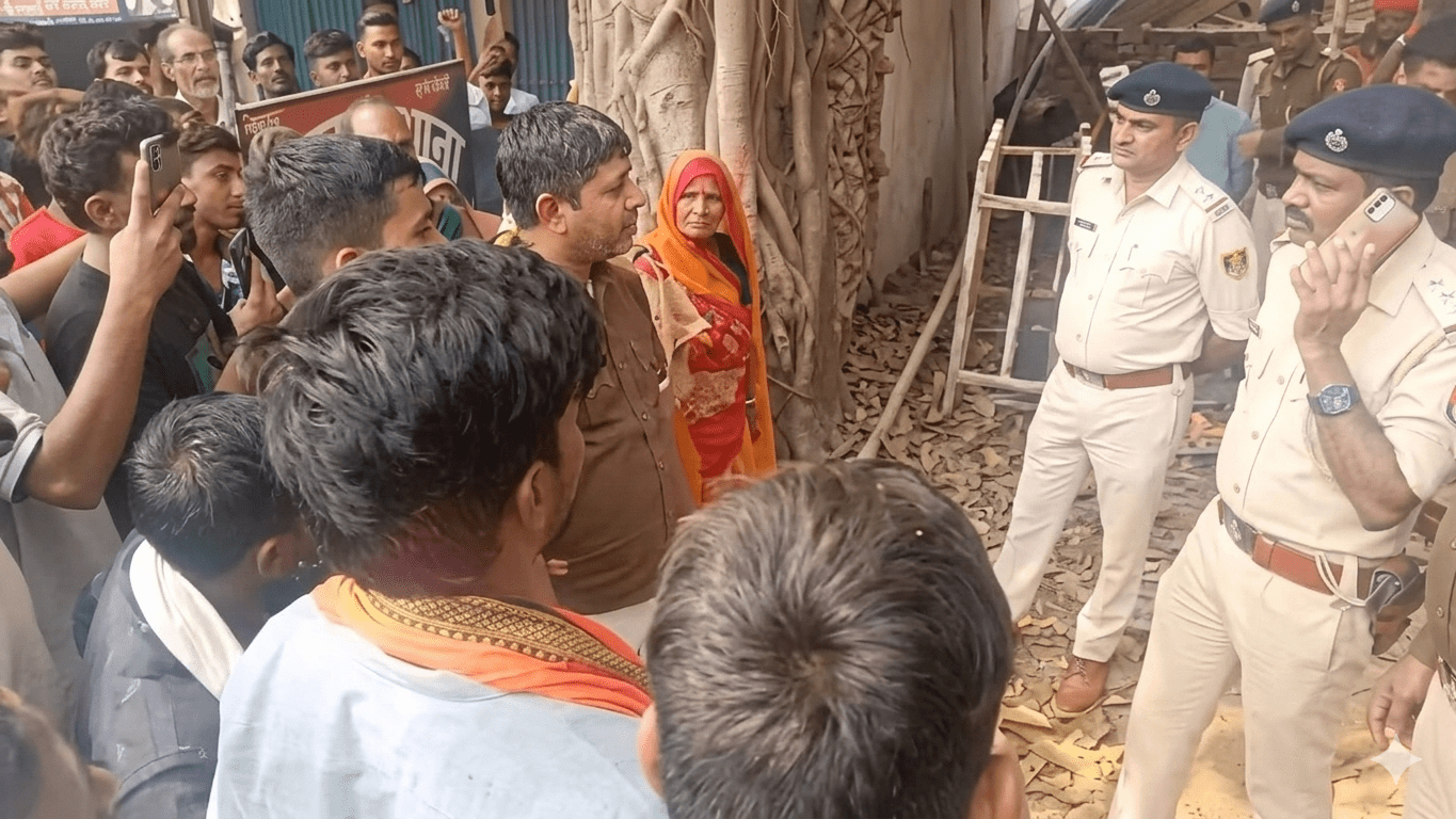 बिहार में गोलीकांड के बाद बवाल, आरोपियों की रिहाई की खबर पर ग्रामीणों ने थाने का घेराव कर किया हंगामा