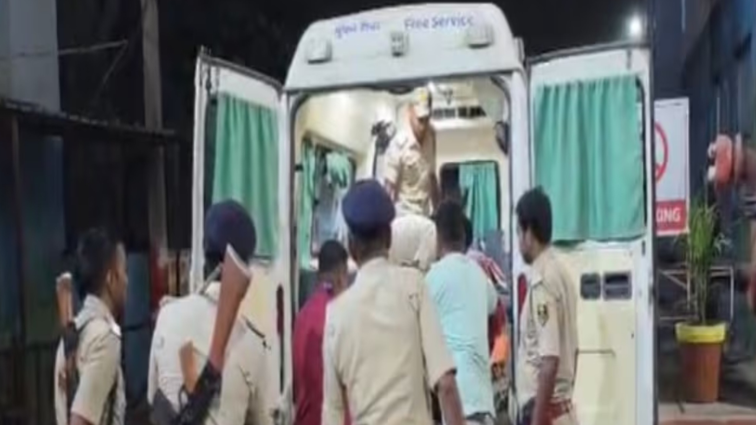 छपरा में जहरीली शराब कांड के ‘मास्टरमाइंड’ का एनकाउंटर! पुलिस ने पैर में मारी गोली; कटिहार से दबोचा गया था माफिया सूरज महतो