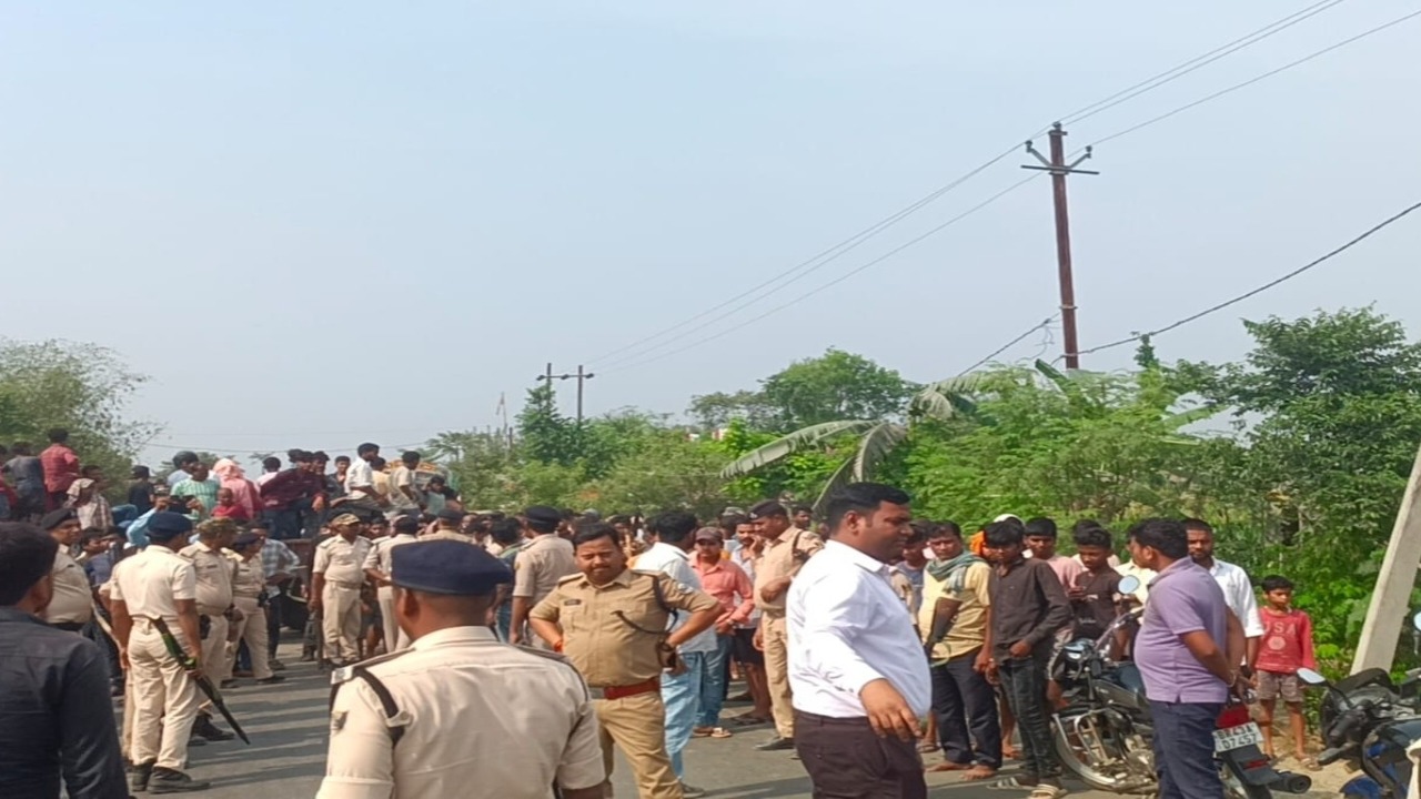 मधेपुरा में अपराधियों का तांडव! SH-58 पर बाइक सवार युवक को गोलियों से भूना; अस्पताल में इलाज के दौरान तोड़ा दम