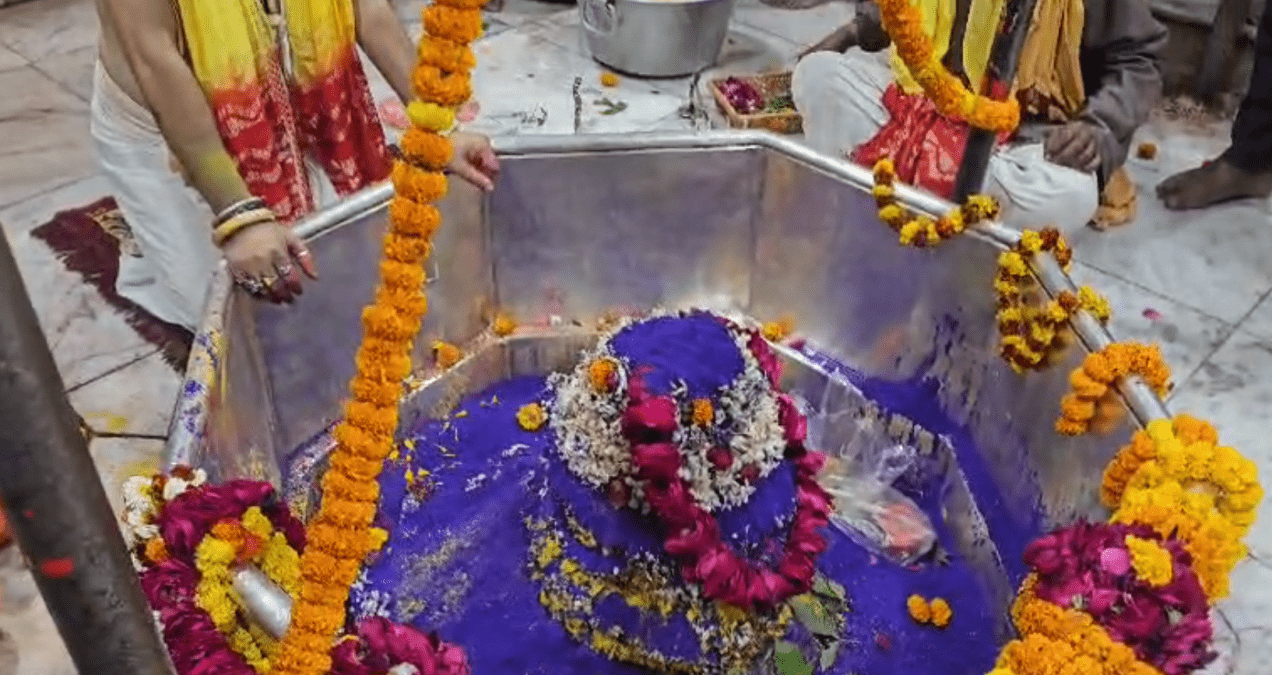 बाबा गरीबनाथ धाम में फूलों की होली, भक्ति और उल्लास से सराबोर हुआ मंदिर परिसर 2 26168972 1