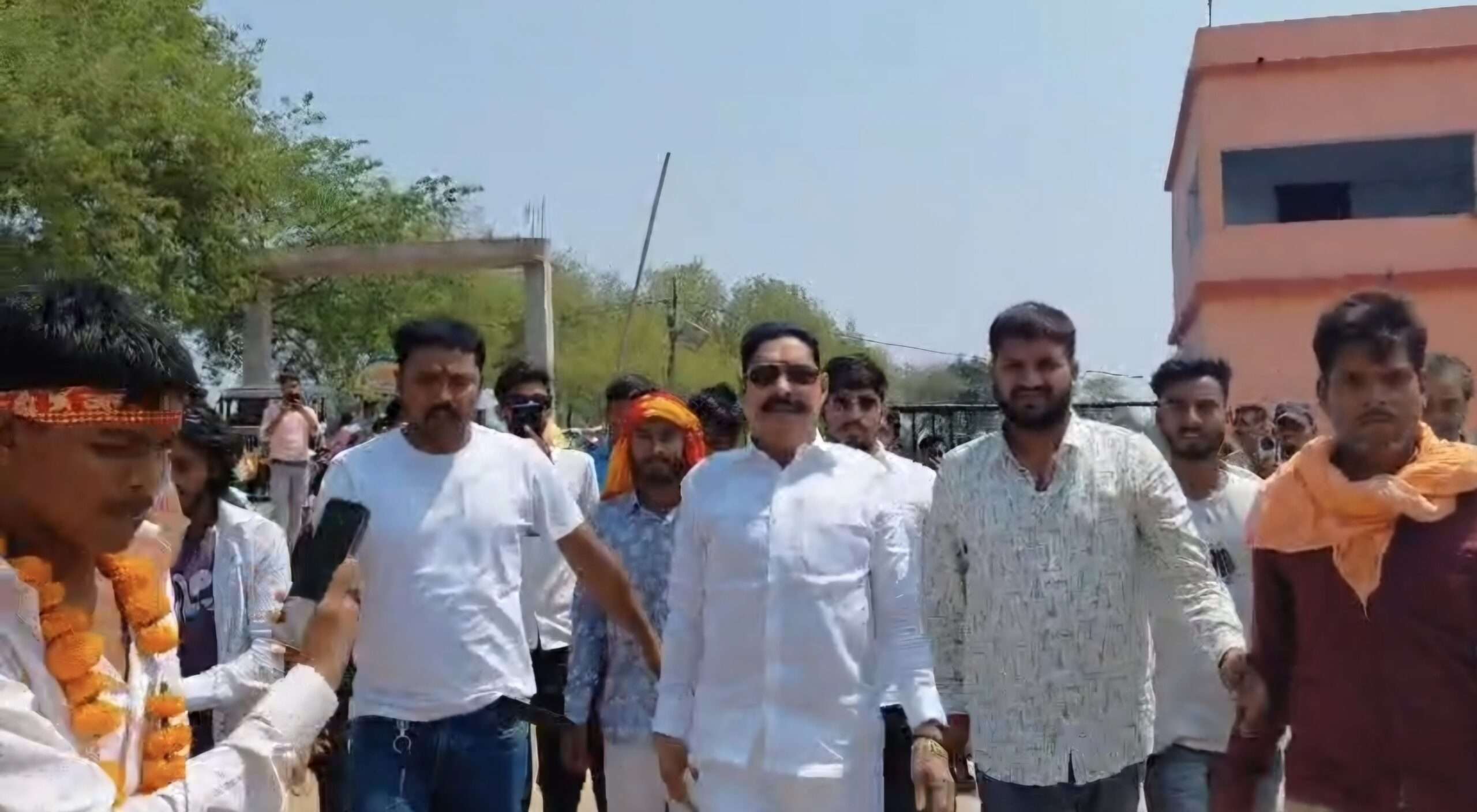 बैंड-बाजों और आतिशबाजी के बीच अनंत सिंह का भव्य स्वागत, जेल से रिहाई के बाद बोले—अब जनता की सेवा ही प्राथमिकता