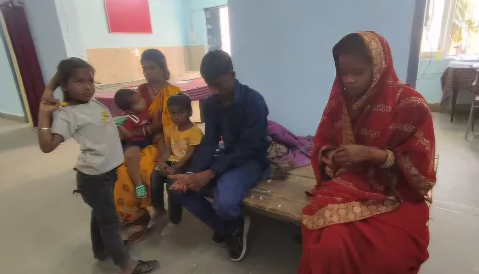 पति निकला ‘बेवफा’! 3 बच्चों के पिता ने रचाई दूसरी शादी, पहली पत्नी को WhatsApp पर भेजी फोटो; अब सलाखों के पीछे ‘दूल्हा’