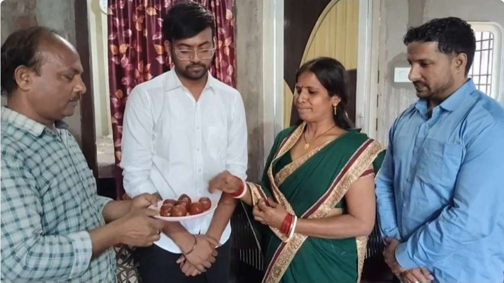 पान दुकान चलाने वाले पिता का बेटा बना जिला टॉपर: कटिहार के पीयूष कुमार ने रचा सफलता का नया इतिहास