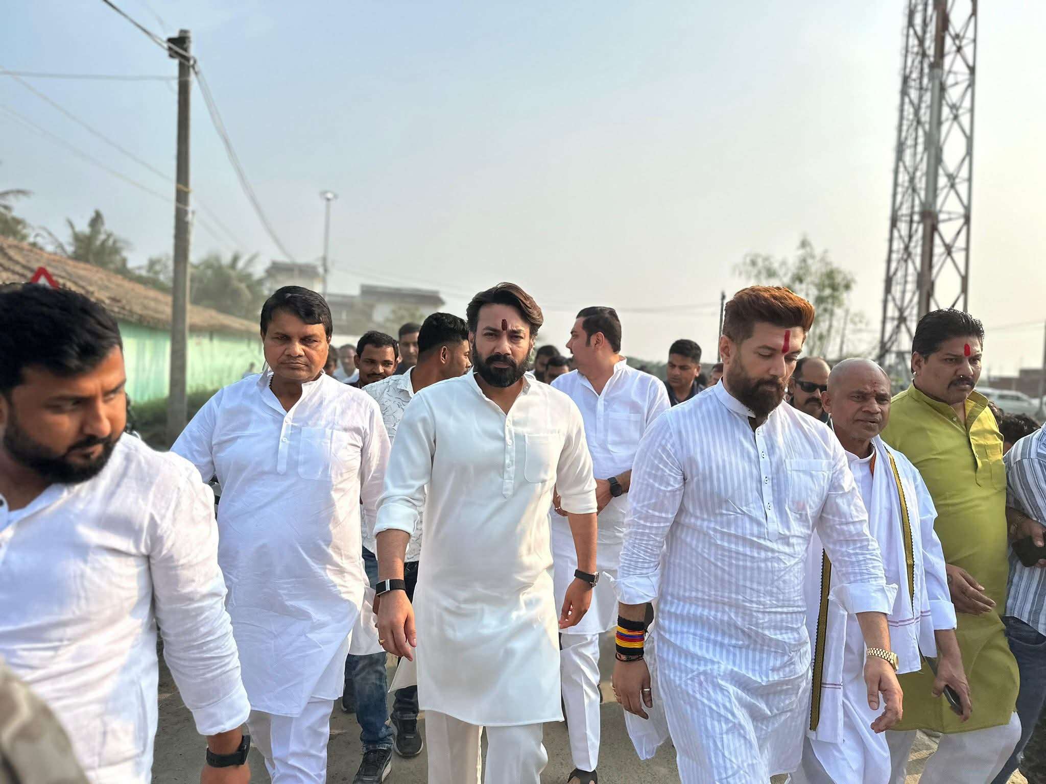 केंद्रीय मंत्री चिराग पासवान ने खगड़िया में दिवंगत चाचा अर्जुन पासवान को दी भावभीनी श्रद्धांजलि