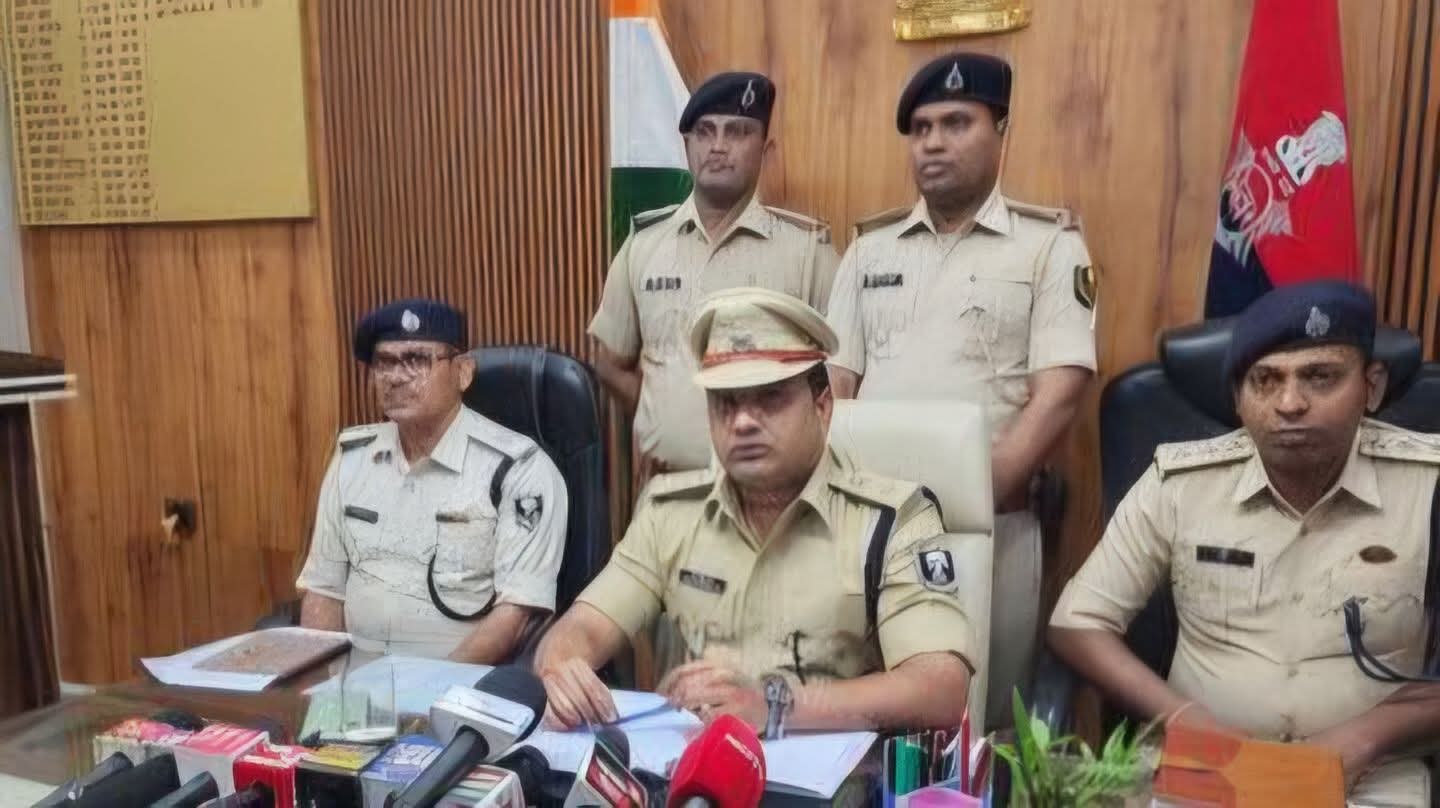 सीवान पुलिस की बड़ी कार्रवाई: सीएसपी संचालक हत्याकांड का खुलासा, ‘लाइनर’ गिरफ्तार, हथियार और नकदी बरामद