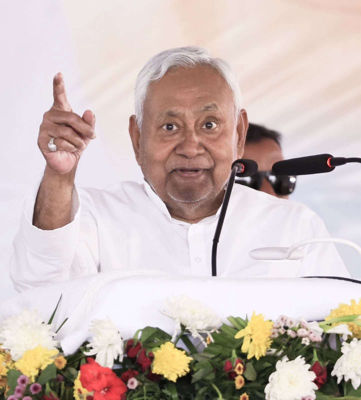 बिहार की राजनीति में ‘वेट एंड वॉच’:राज्यसभा जीत के बाद भी नीतीश कुमार की कुर्सी खाली नहीं 1 बिहार की राजनीति में ‘वेट एंड वॉच’:राज्यसभा जीत के बाद भी नीतीश कुमार की कुर्सी खाली नहीं