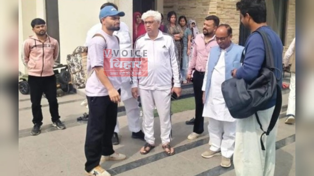 एक दिन शोक, अगले दिन देश के नाम…माँ का ख्याल रखना कहकर घर से कोलकाता के लिए निकले रिंकू सिंह 