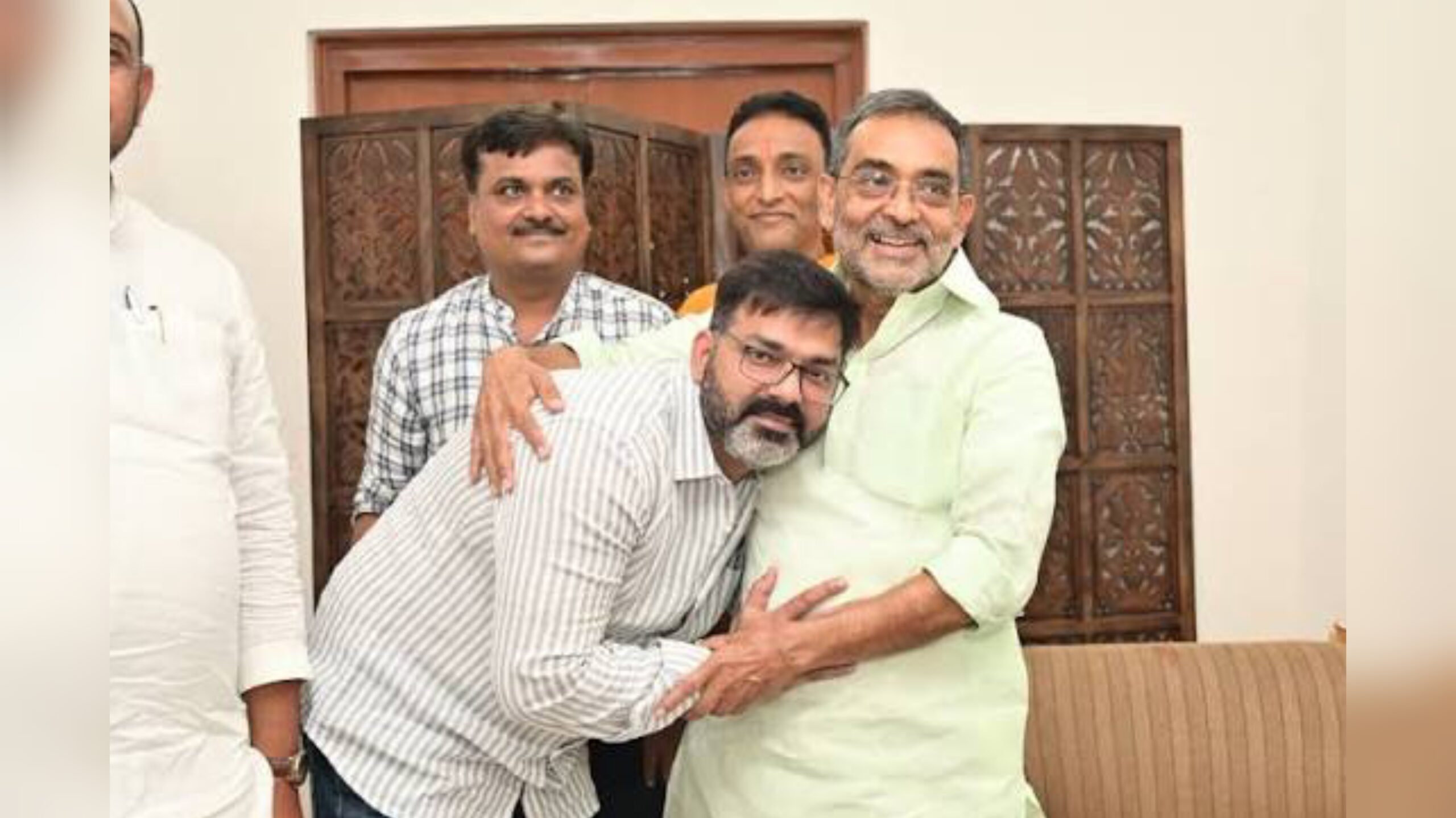 बिहार में राज्यसभा की पांचवीं सीट पर सियासी शतरंज: पवन सिंह के अरमान अधूरे, कुशवाहा को मिली बढ़त