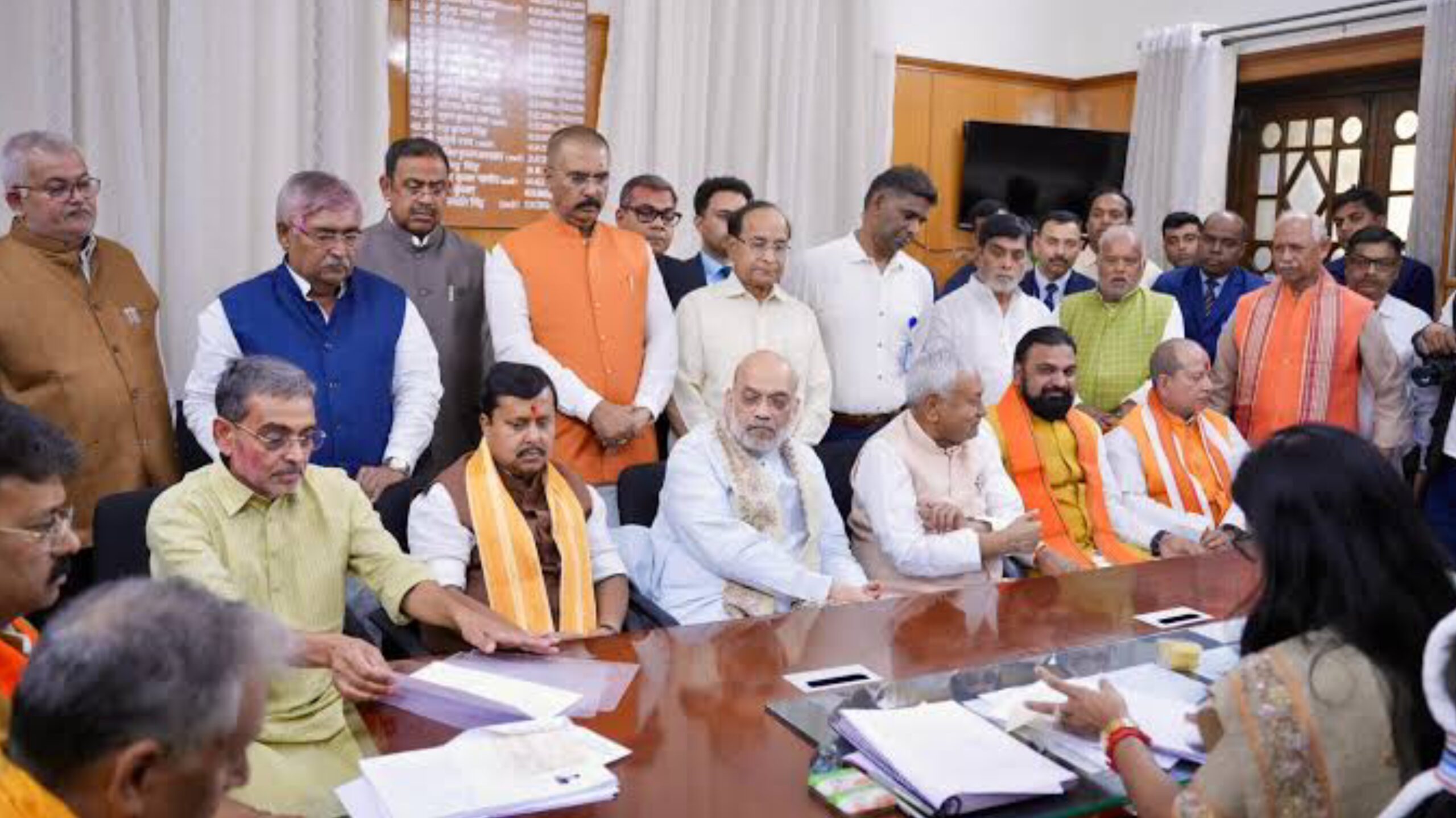 बिहार में राज्यसभा नामांकन का ऐतिहासिक दिन, तीन राष्ट्रीय अध्यक्षों ने एक साथ भरा पर्चा