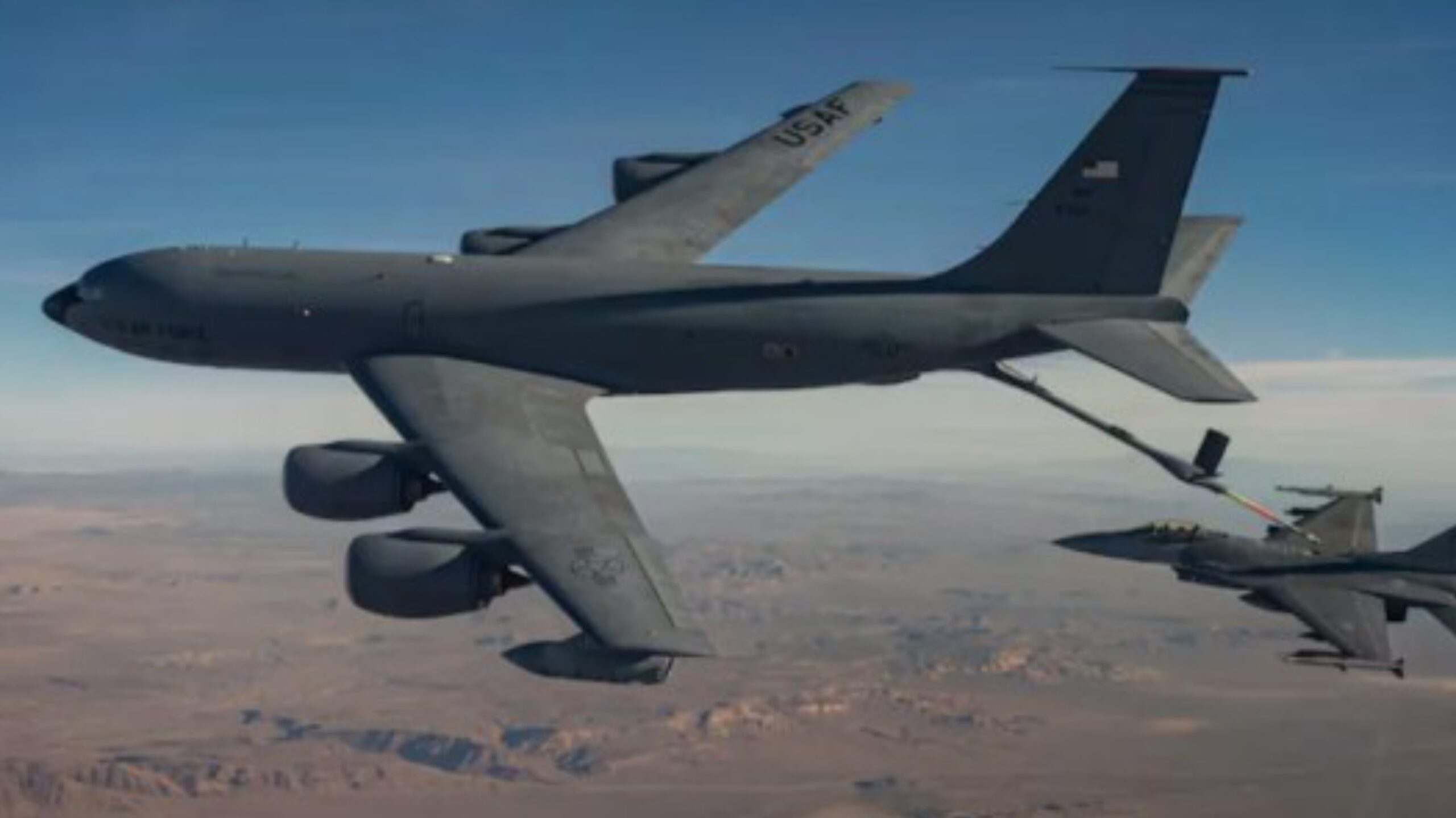 पश्चिमी इराक में अमेरिकी KC-135 टैंकर क्रैश, 4 क्रू मेंबर्स की मौत; दो लापता