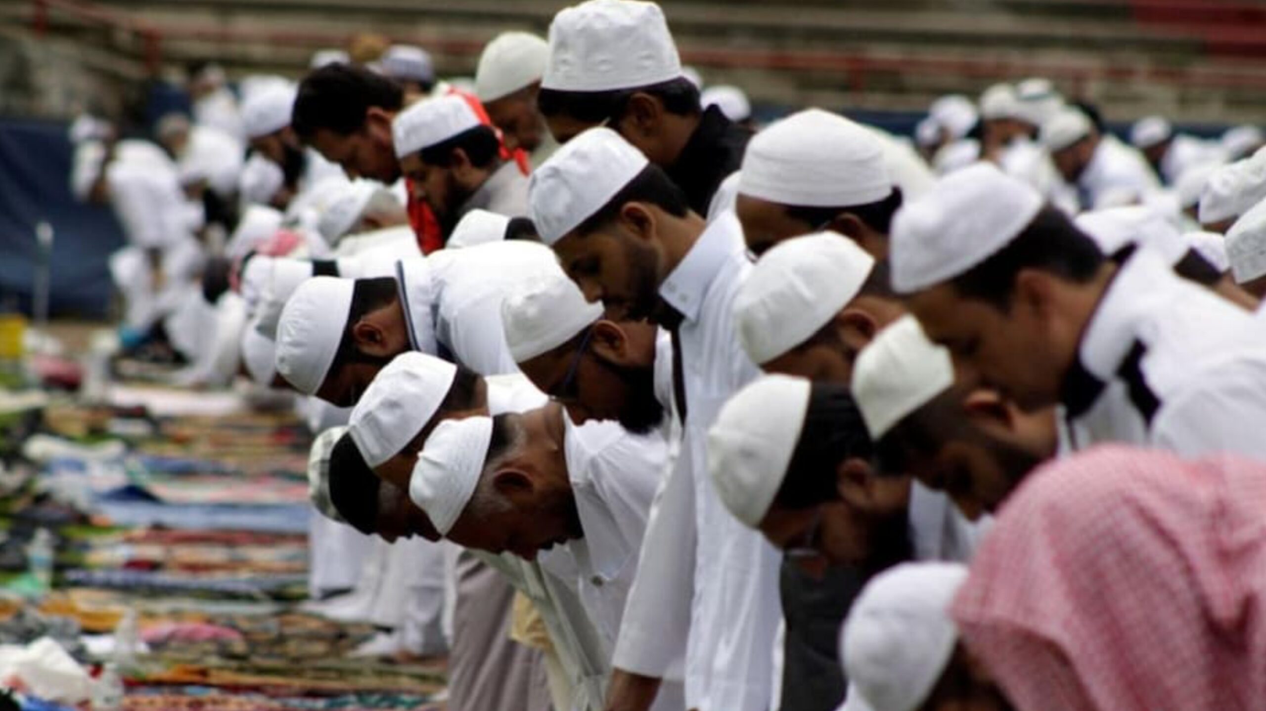 यूएई में ईद-उल-फितर 2026: खुले मैदानों में नमाज पर रोक, सुरक्षा कारणों से बदलाव