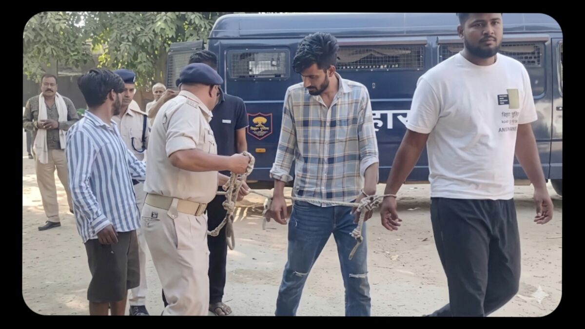 पटना में अंतरराष्ट्रीय नकली नोट गिरोह का भंडाफोड़, ₹2 लाख से अधिक की जाली करेंसी बरामद 1 पटना में अंतरराष्ट्रीय नकली नोट गिरोह का भंडाफोड़, ₹2 लाख से अधिक की जाली करेंसी बरामद