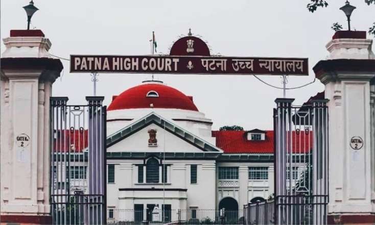 अवैध मेडिकल सेंटरों पर पटना हाईकोर्ट सख्त, बिना लाइसेंस ‘झोलाछाप’ क्लीनिकों पर कार्रवाई के निर्देश 1 अवैध मेडिकल सेंटरों पर पटना हाईकोर्ट सख्त, बिना लाइसेंस ‘झोलाछाप’ क्लीनिकों पर कार्रवाई के निर्देश