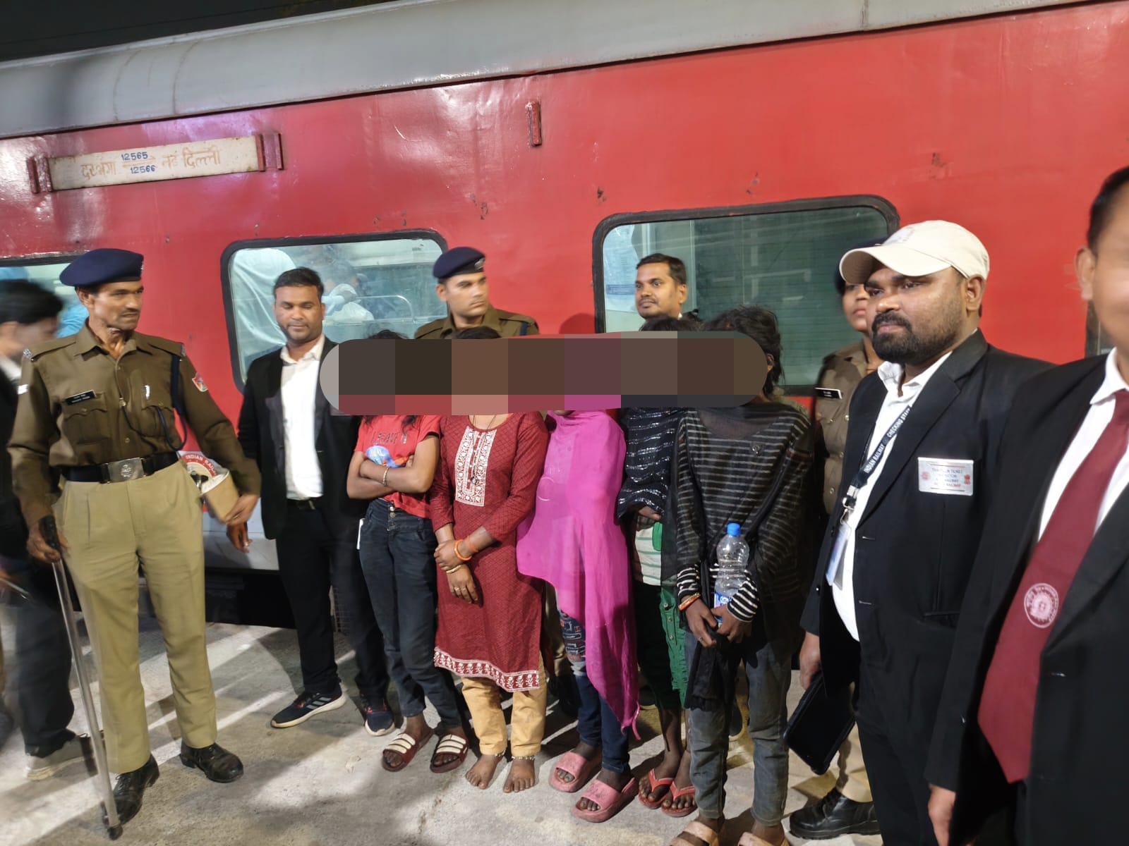 सहरसा की 5 ‘लापता’ बेटियों का लखनऊ कनेक्शन: अश्बाग स्टेशन से सभी सुरक्षित बरामद; पुलिस की मुस्तैदी ने टाला बड़ा अनहोनी का साया